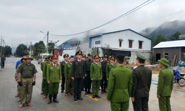 Công an TP Huế: Giữ bình yên, dựng mái ấm cho Nhân dân vùng thiên tai